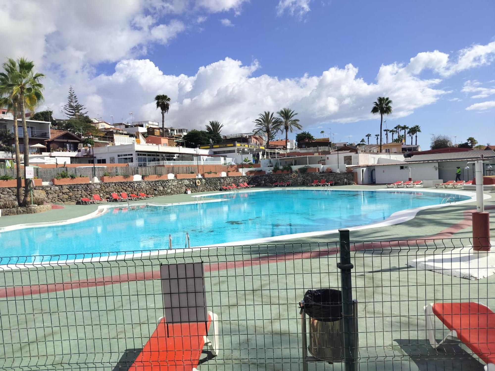 Piscina Club Apartment